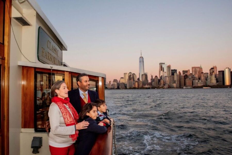 Manhattan: Statue and Skyline Cruise Aboard a Luxury Yacht - Weather-Proofing: Heated in Winter, AC in Summer