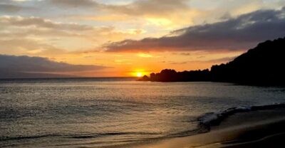 Maui: Ka'anapali Luxury Sunset Dinner Sail - Catamaran Comfort: Oceanfront Seating, Clean Space, and Room to Move