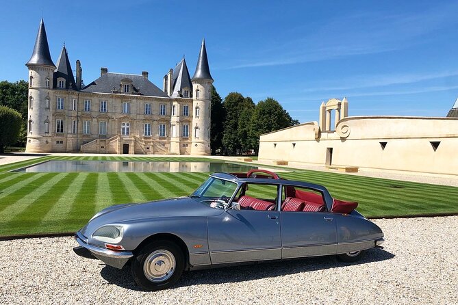 Médoc luxury wine tour aboard a Citroën DS Limousine Convertible - Bordeaux pickup and getting comfortable from the start
