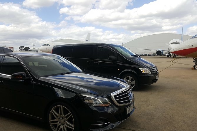 Melbourne Airport Arrival Or Departure Luxury Car Transfers - Who should book this Melbourne Airport luxury car transfer