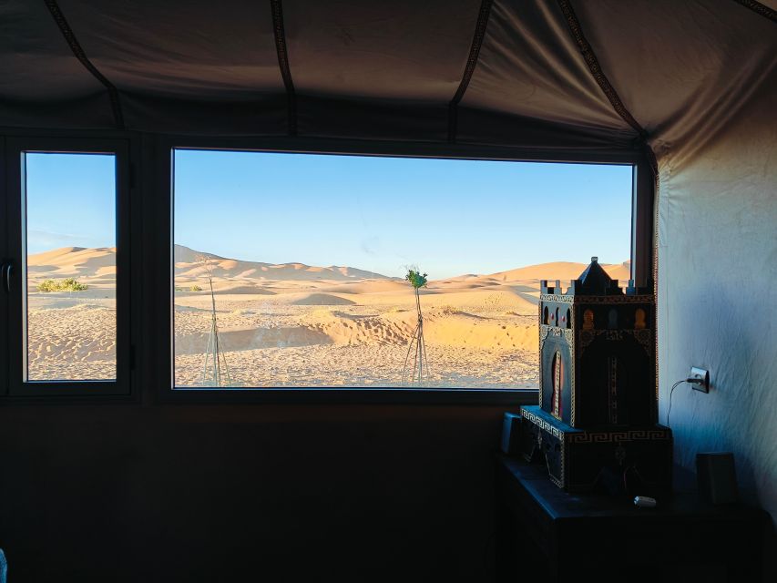 Merzouga: Overnight Stay in Luxury Desert Tent with Dinner - Crowd Levels: How to Manage the Erg Chebbi Experience