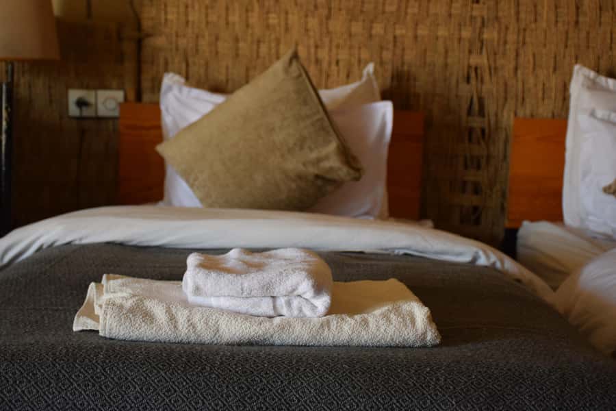 Merzouga: Overnight Stay in Luxury Desert Tent with Dinner - Meeting Point, Parking, and That Day-One Name Mix-Up