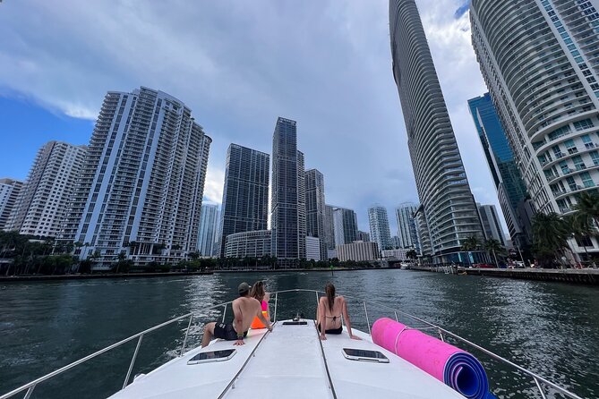 Miami Beach Luxury Yacht Adventure: Explore Stunning Coastline - Price and Extras: What You’ll Actually Pay for a 2-Hour Trip