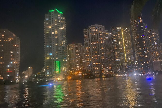 Miami Sightseeing Cruise on a Luxury Yacht - The Skyline Finish: Why the Timing Matters