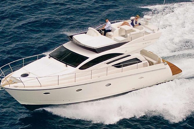 Midningtsun - Luxury Yacht Arctic Queen - The 2-Hour Sea Cruise Around Tromsø’s Islands and Mountains