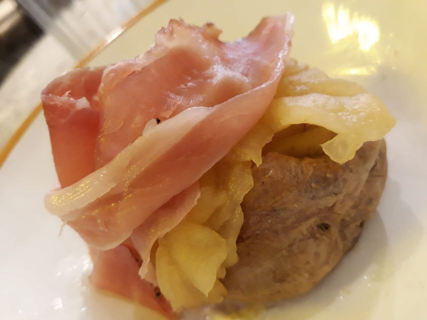 Milan’s Full-Meal Gourmet Food Tour - More Than Tastings - Milan Duomo area lunch: where saffron risotto becomes the main character