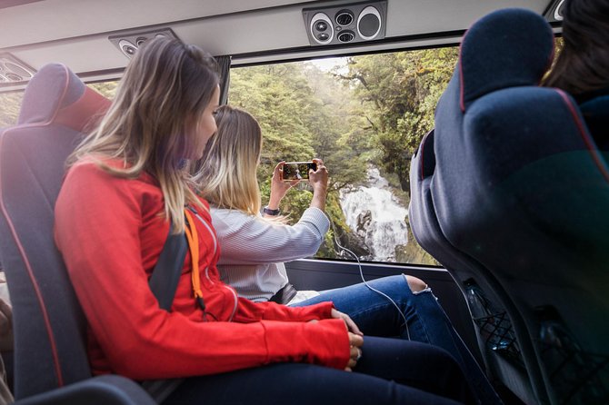 Milford Sound Premium Coach and Cruise with Lunch from Te Anau - Lunch, tea/coffee, and the multilingual app: small extras with real value