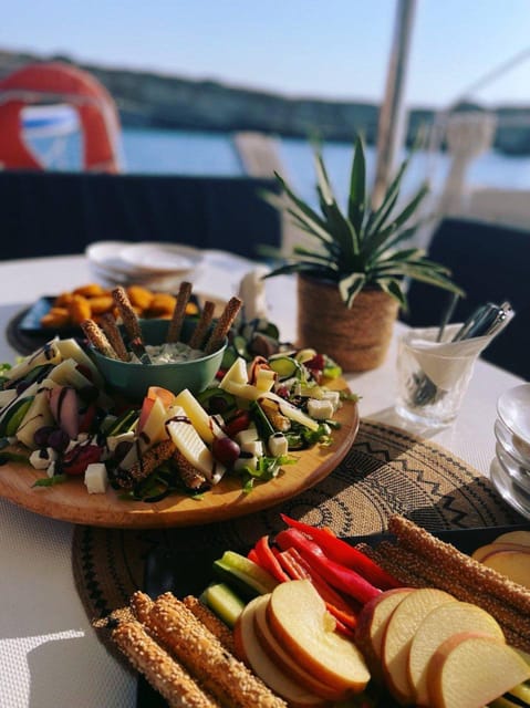 Milos: Full Day Luxury Catamaran with Full Meal & Open Bar - Food and Open Bar: Where the Value Really Shows