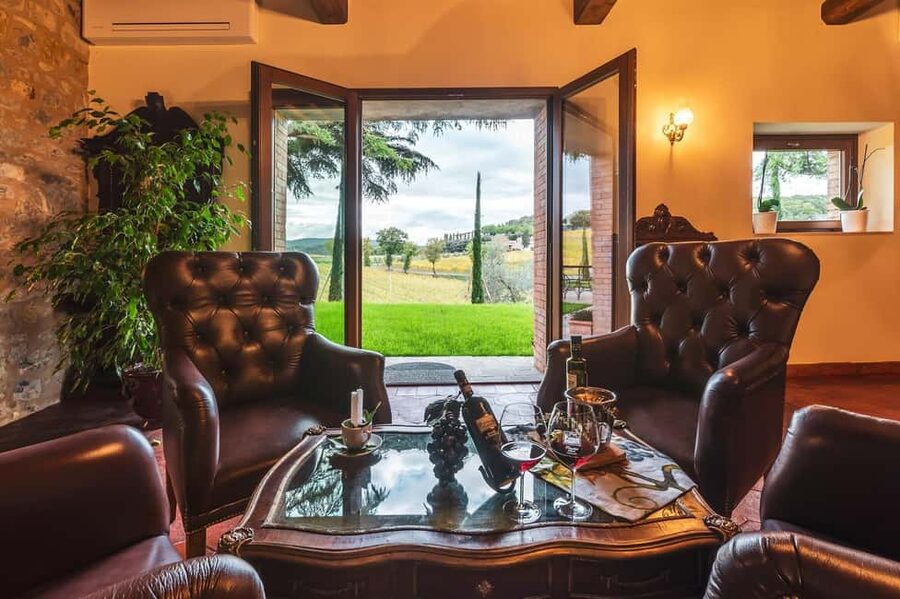 Montalcino: Premium Wine Tasting with light-lunch and Tour - What you actually taste: nine pours and a real Brunello vertical