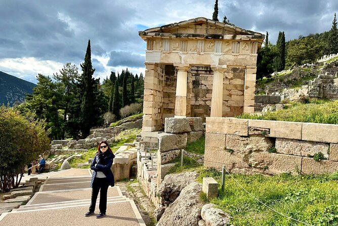 Mystical Delphi & Hosios Loukas Byzantine Wonder Luxury Day Tour - Delphi at Your Pace: Apollo, Theater Views, and Treasuries on Foot