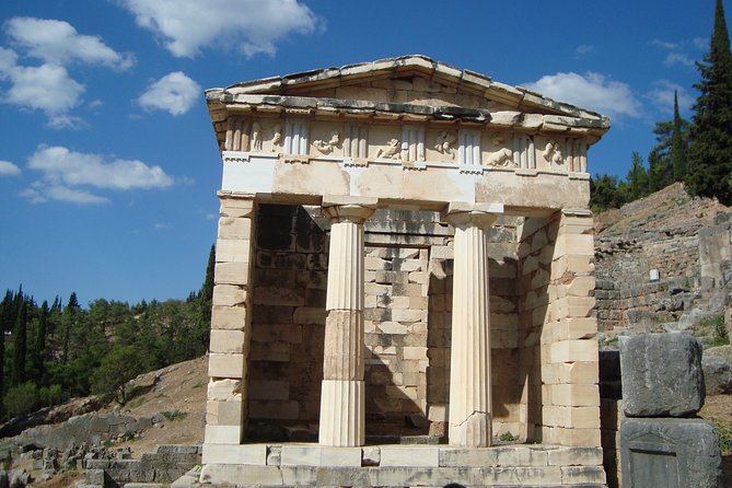 Mystical Delphi & Hosios Loukas Byzantine Wonder Luxury Day Tour - Who Should Book This Delphi Day Tour