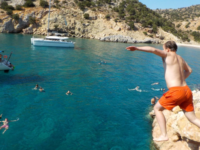 Naxos: Luxury Catamaran Day Trip with Lunch and Drinks - Boat Comfort in Real Life: Shade, Space, and the 7-Hour Rhythm