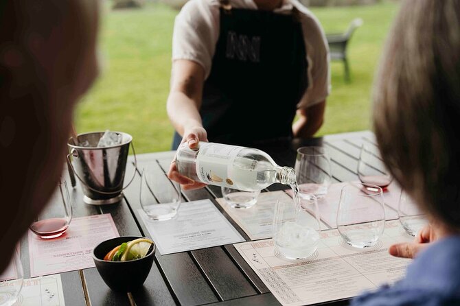Never Never Distilling Co. Premium Gin Masterclass - The cocktail moment: using your choice to test what you learned