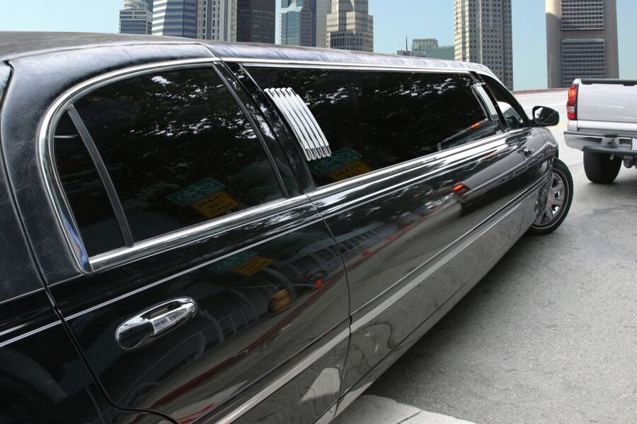 New York City Airports Luxury Arrival or Departure Transfers - Skip the Airport Cab Chaos: Door-to-Door Private Pickup