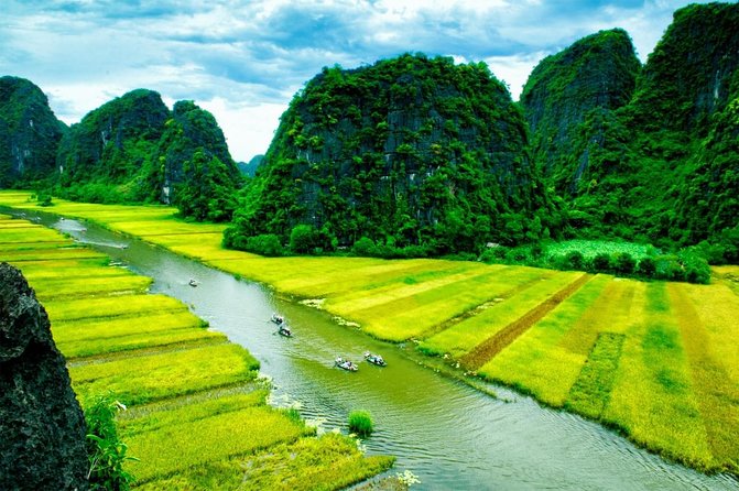 Ninh Binh Luxury Tour 2 Days 1 night by limousine See Hidden Gems - Thai Vi Temple and lunch: a quieter cultural pause