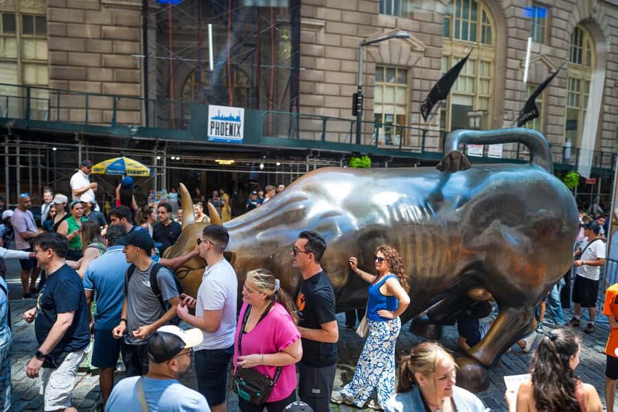 NYC: Half-Day Luxury Bus Tour of Top Highlights - Liberty Without the Ferry: Getting the Statue of Liberty Land View