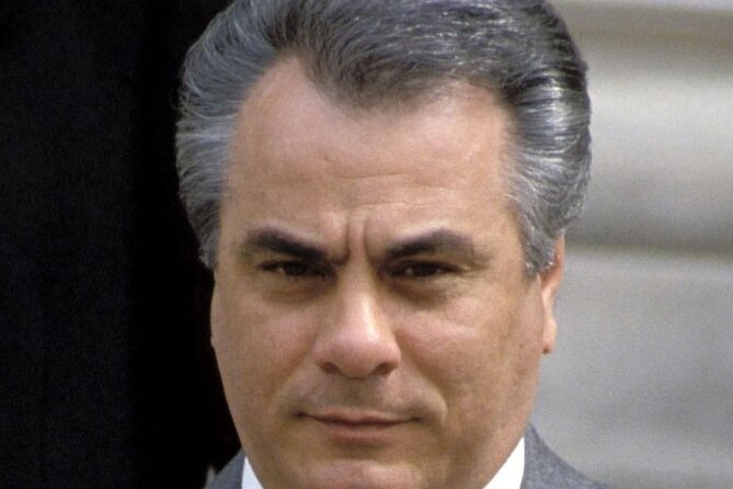 NYC Private Mafia Tour by Luxury Vehicle - Stop 2: Neirs Tavern, the Goodfellas link (about 40 minutes)