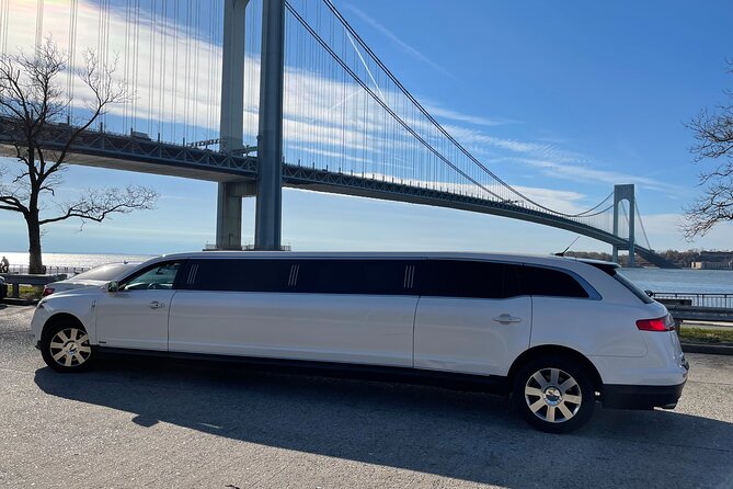 NYC Private Tour With Tour Guide-Stretch Limo, SUV Or Luxury Van - The guide experience: narration while you pass the sights