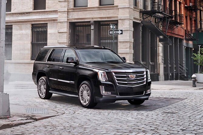 NYC VIP Private Luxury airport arrival ride by Stretch Limousine - Finding Your Driver: Sign, Dispatcher Call, and the One-Hour Rule