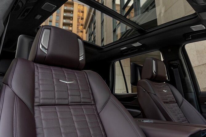NYC VIP Private Luxury airport arrival ride by Stretch Limousine - Choosing the Right Vehicle: Sedan, Luxury SUV, or Stretch Limo