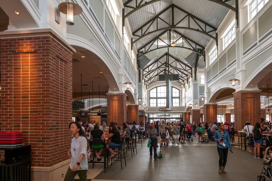 NYC: Woodbury Common Premium Outlets Shopping Trip - Food Court Breaks That Keep You Shopping, Not Searching