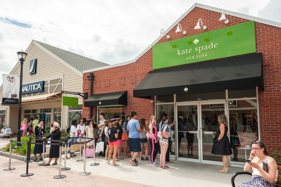 NYC: Woodbury Common Premium Outlets Shopping Trip - Timing and Return Buses: The Real Secret to a Stress-Free Shopping Day