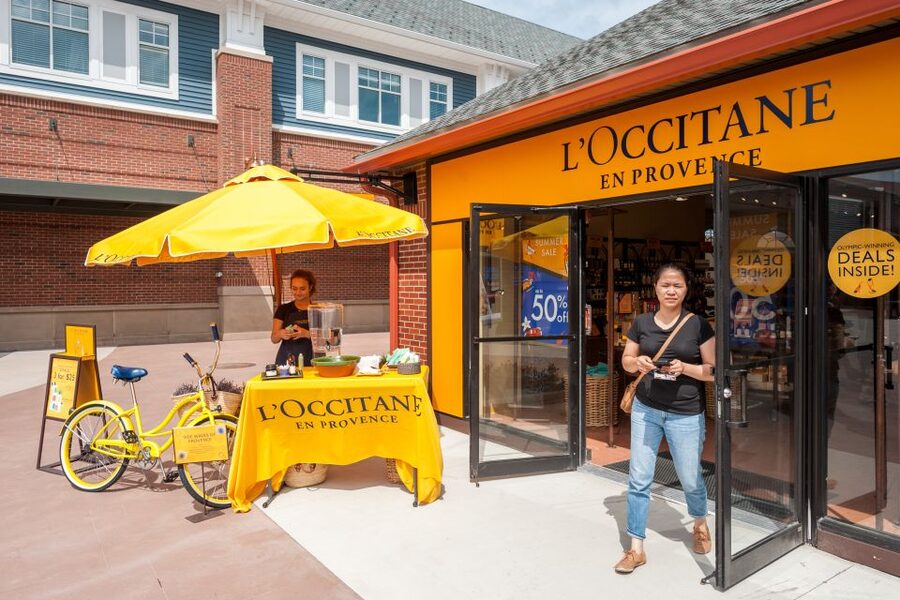 NYC: Woodbury Common Premium Outlets Shopping Trip - Should You Book This NYC Woodbury Common Shopping Trip?