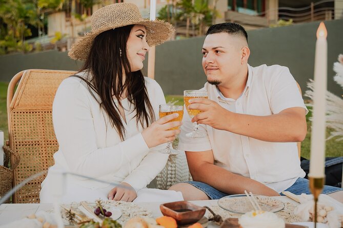 Oahu Beach Picnic: Private, Luxury Experience - The photographer component: 30–40 edited photos and a more relaxed posing experience