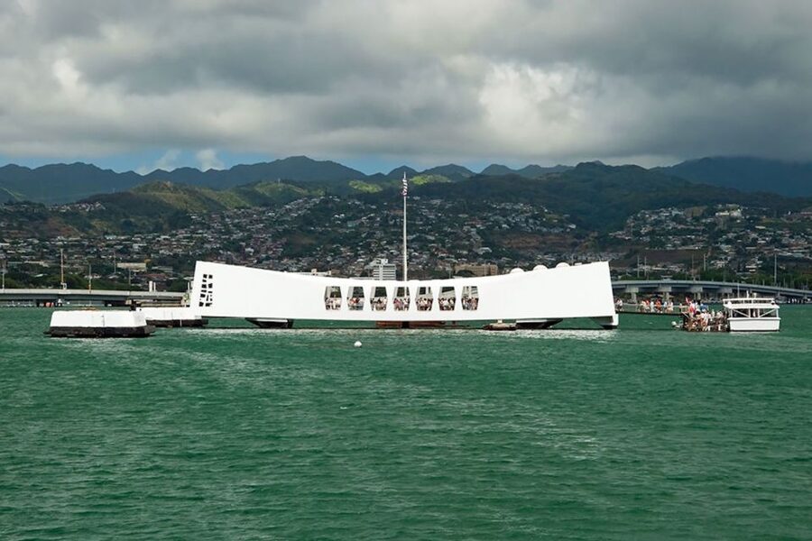 Oahu: Premium Missouri, Arizona & Top of the Tower Tour - Pearl Harbor Visitor Center: Where the Story Starts to Click