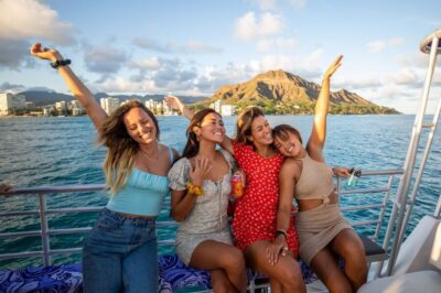 Oahu: Premium Waikiki Sunset Party Cruise with Live DJ - Diamond Head at Golden Hour: The Sighting Window