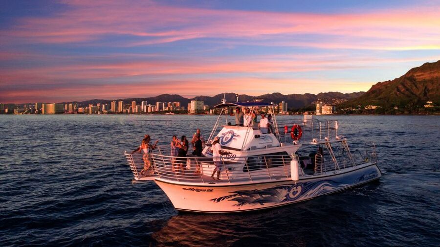Oahu: Premium Waikiki Sunset Party Cruise with Live DJ - Friday Night Fireworks: Viewing From the Seaside