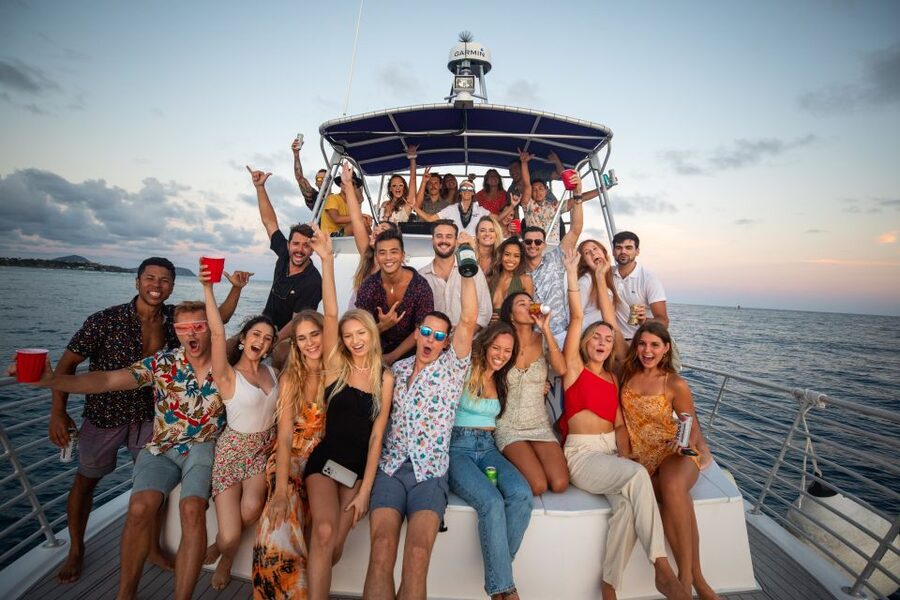 Oahu: Premium Waikiki Sunset Party Cruise with Live DJ - Getting the Most Out of the Boat: Where to Stand and How to Plan