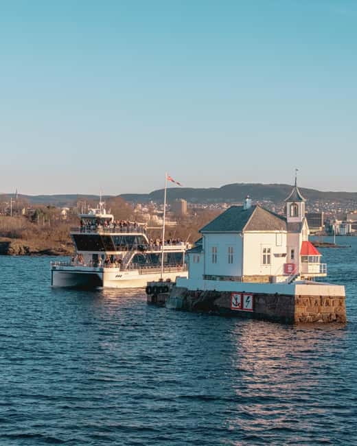 Oslo: Guided Sightseeing Fjord Cruise on Premium Silent Boat - What onboard comfort looks like: decks, saloons, panoramic windows, and warmth