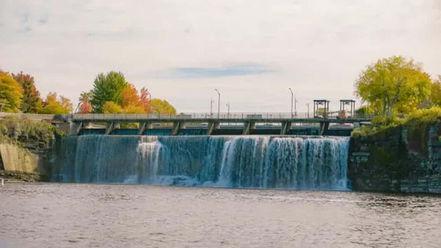 Ottawa Premium Small Group Tour with Canal Cruise - Why this 4-hour Ottawa combo works so well