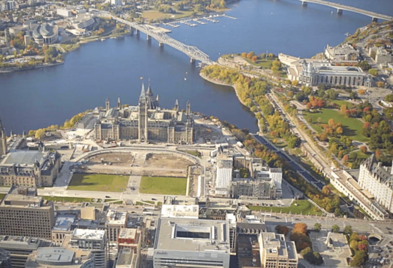 Ottawa Premium Small Group Tour with Canal Cruise - The Rideau Canal cruise: 50+ points of interest and a calmer pace