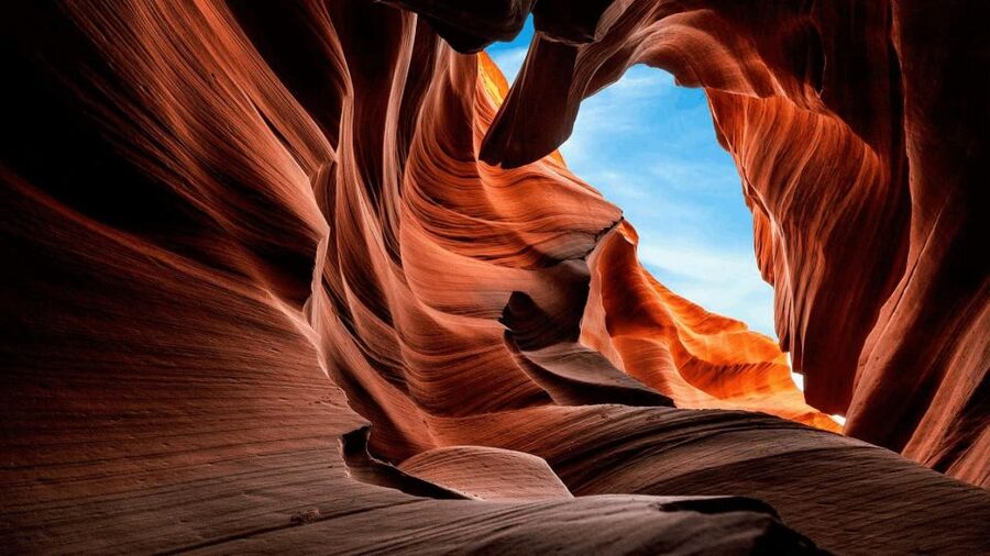 Page: Upper Antelope Canyon Prime Time Entry & Navajo Guide. - Upper Antelope Canyon Prime Time: the real point of the tour
