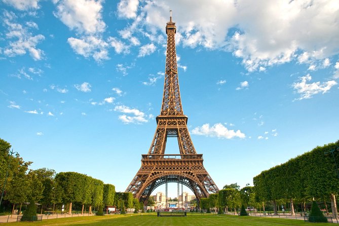 Paris Airport Transfer: Paris Airport CDG to Paris by Luxury Van - Practical Tips to Make Your CDG Pickup Smooth