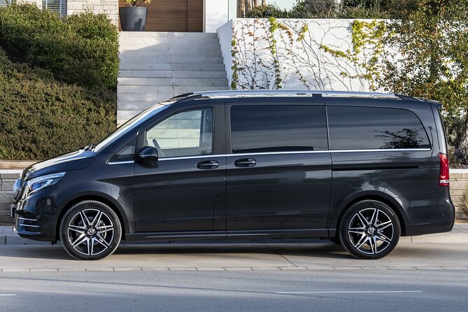 Paris Airport Transfer: Paris to Paris Airport CDG by Luxury Van - Key things that make this transfer work