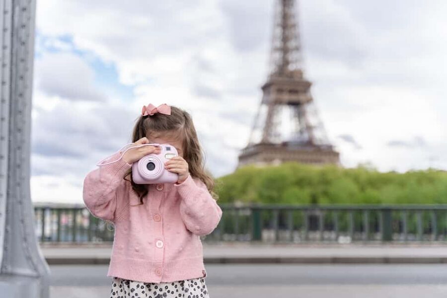 Paris: Eiffel Tower Premium Photoshoot - What you really get in the final photos (and what you don’t)