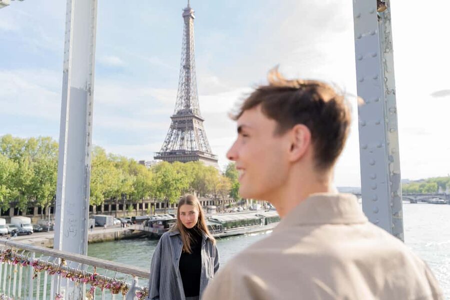 Paris: Eiffel Tower Premium Photoshoot - Who this photoshoot fits best (solo, couples, proposals, families)