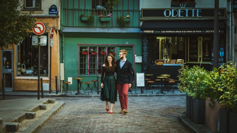 Paris: Premium Film Director Photoshoot & Natural Direction - The secret stop: walking, light, and smart timing