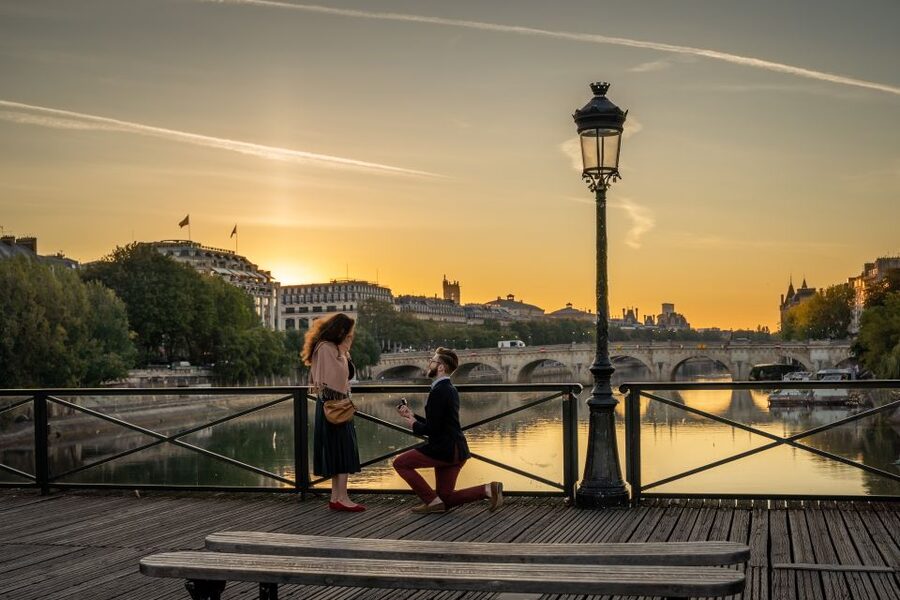 Paris: Premium Film Director Photoshoot & Natural Direction - Timing matters: when to book for best photos and best comfort