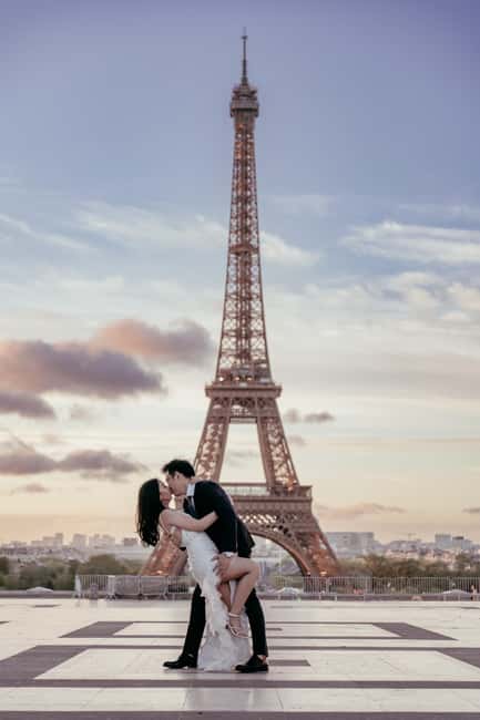 Paris: Premium Professional Photo Shoot - What happens during the shoot: posing help, candid moments, and direction