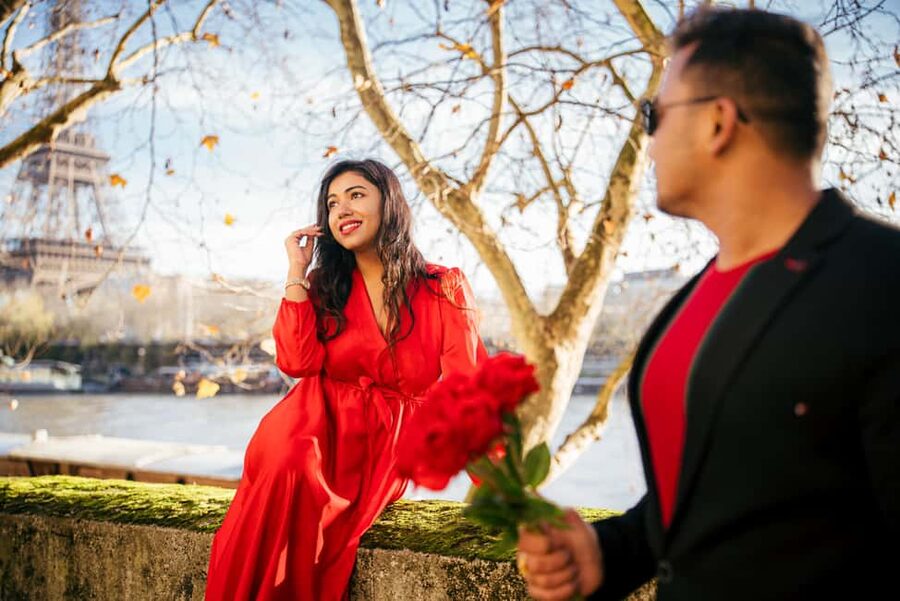 Paris: Premium Professional Photo Shoot - Timing, rain, and crowds: how to avoid the biggest Paris headaches
