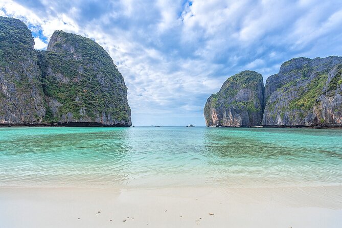Phi Phi and Khai Islands Premium Service Trip by Seastar Andaman From Phuket - Maya Bay: famous water, but time is time