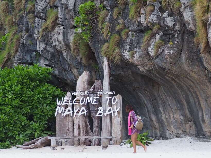 phi phi island : Luxury Private Wooden Boat Rental - Maya Bay: the famous walk, the park fee, and how the crew manages crowds
