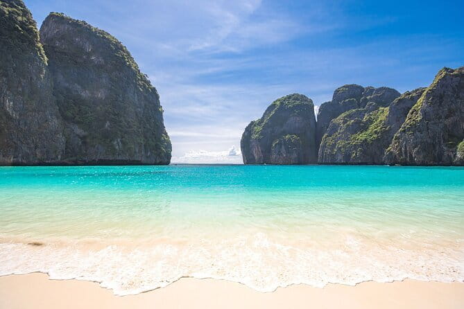 Phi Phi Islands and Khai Island by Premium Speed Catamaran - Royal Phuket Marina: your morning starts with breakfast and a game plan