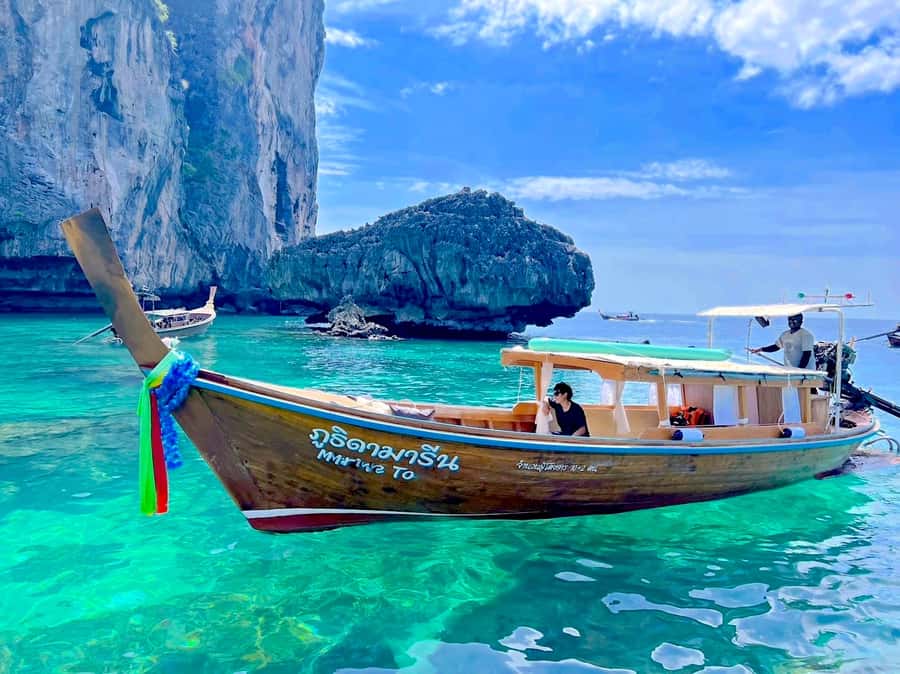 Phi Phi: Luxury Private Longtail Boat to Maya Bay with Lunch - Lunch, fruit, and the onboard comfort you actually use