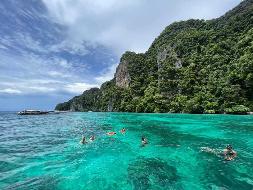 Phuket: KHAI ISLANDS TOUR with LUXURY SPEEDBOAT - Sea Conditions and the Comfort of a Pro Crew