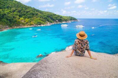 Phuket/Khaolak: Similan Islands Speed Catamaran Premium Trip - Pier breakfast and getting set up before the islands